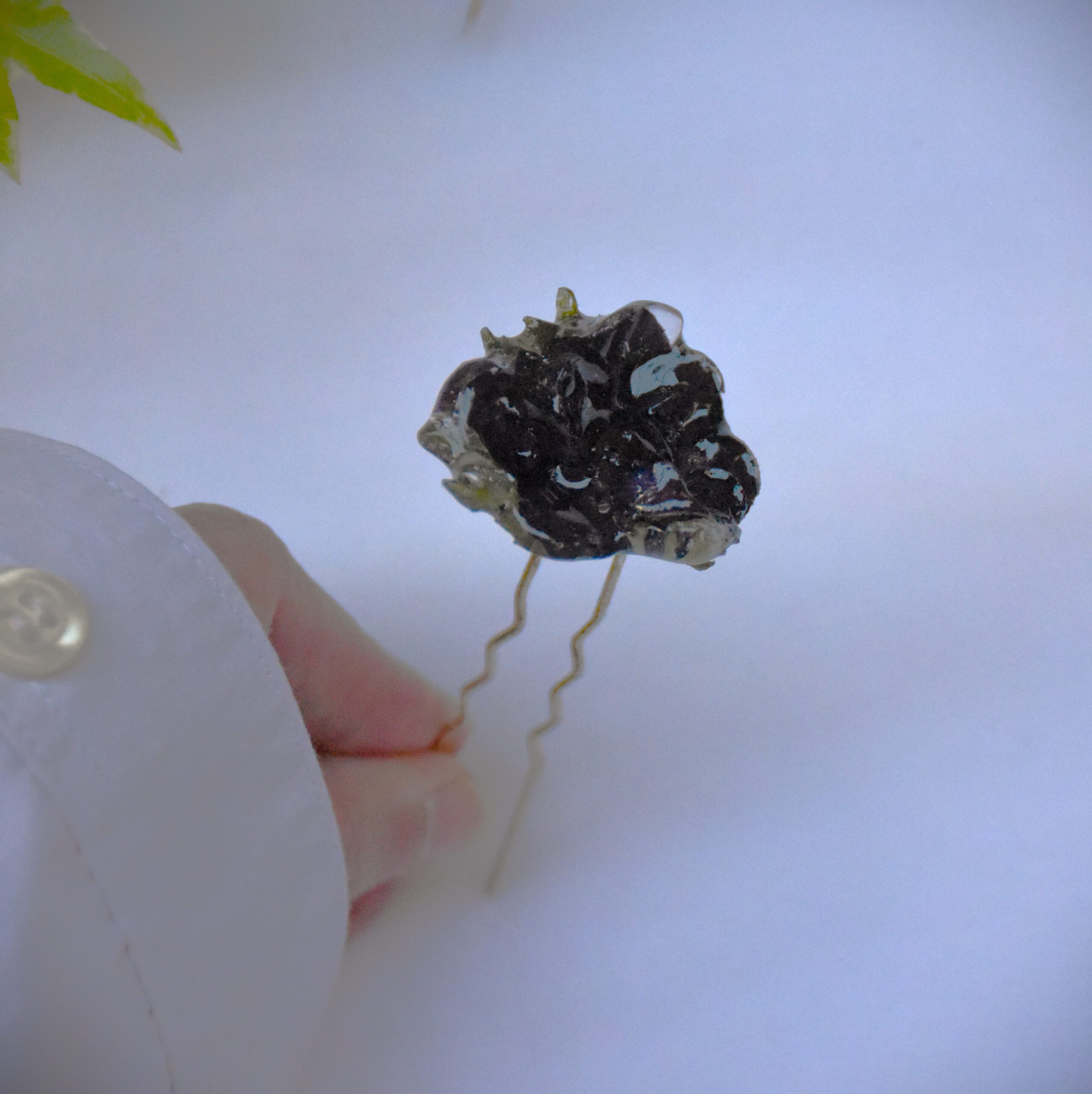 Anemone — U-pin Small (Dark Blue)